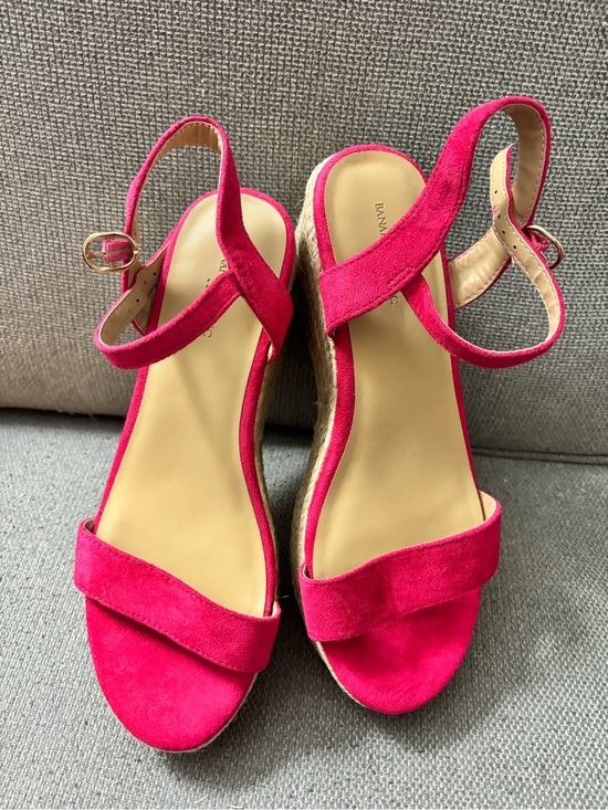 Banana Republic Shoes - Banana Republic Fuchsia Suede Espadrille Wedge Sandals